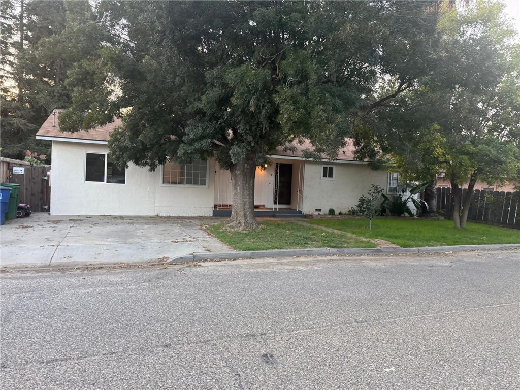 2580 Country Dr, Merced, CA 95340