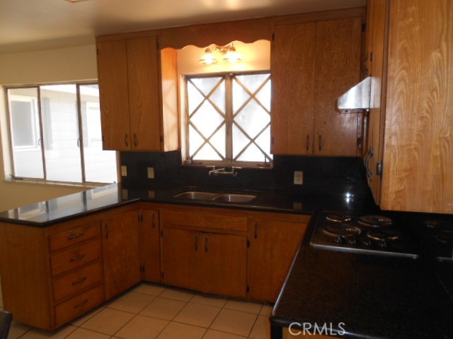 98 Sandy Ln, Merced, CA 95340
