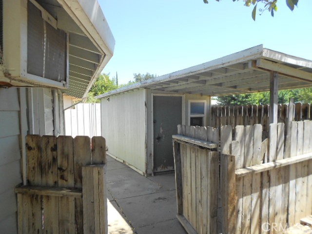 98 Sandy Ln, Merced, CA 95340