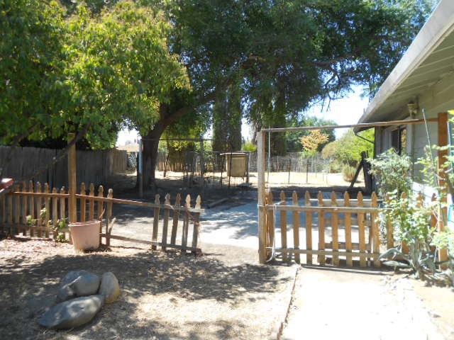 98 Sandy Ln, Merced, CA 95340