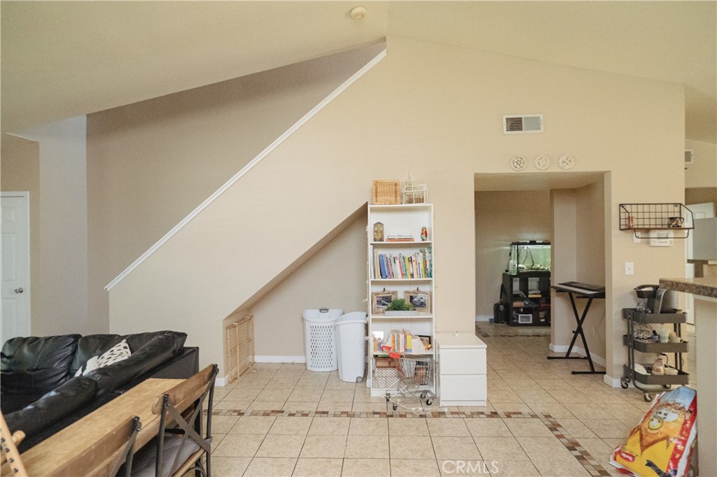 310 Buena Vista Ct, Merced, CA 95348