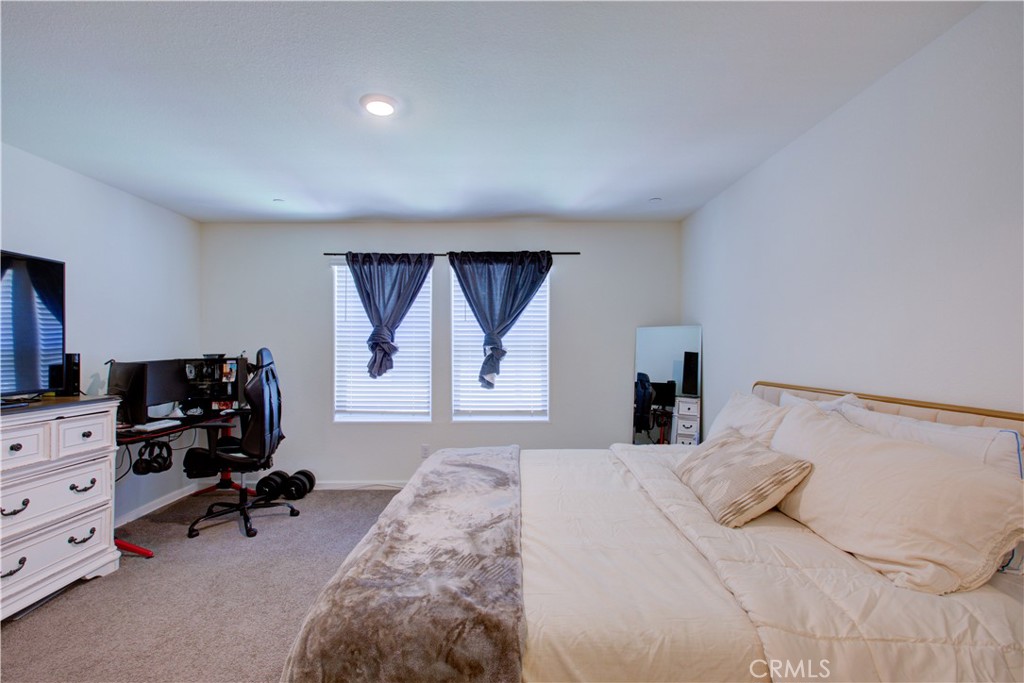 345 Sullivan Dr, Merced, CA 95348