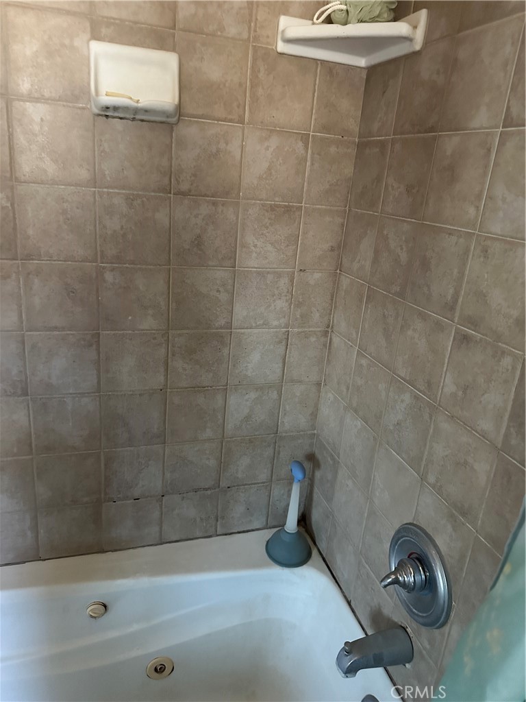525 E 27th St, Merced, CA 95340