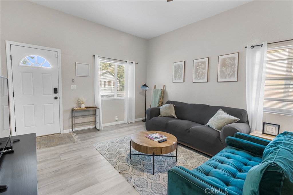 944 W 18th St, Merced, CA 95340