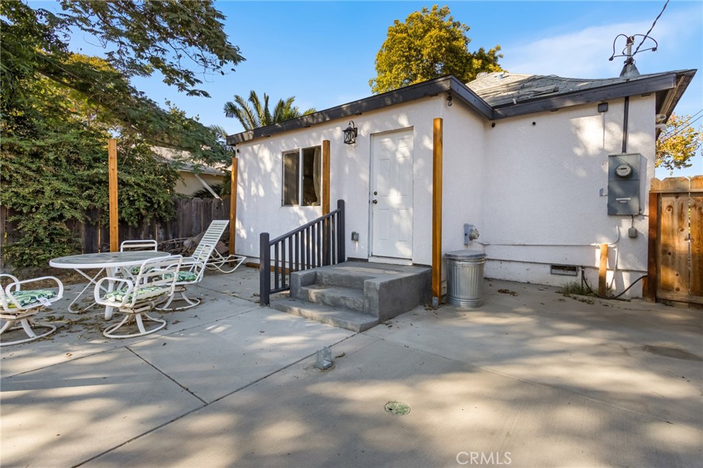 944 W 18th St, Merced, CA 95340