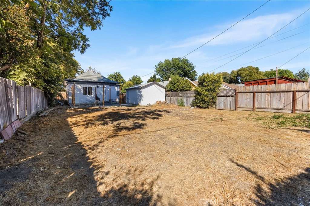 944 W 18th St, Merced, CA 95340