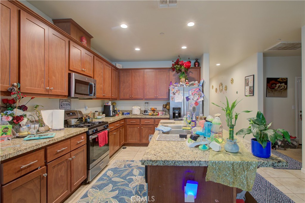 694 Marybelle Dr, Merced, CA 95348