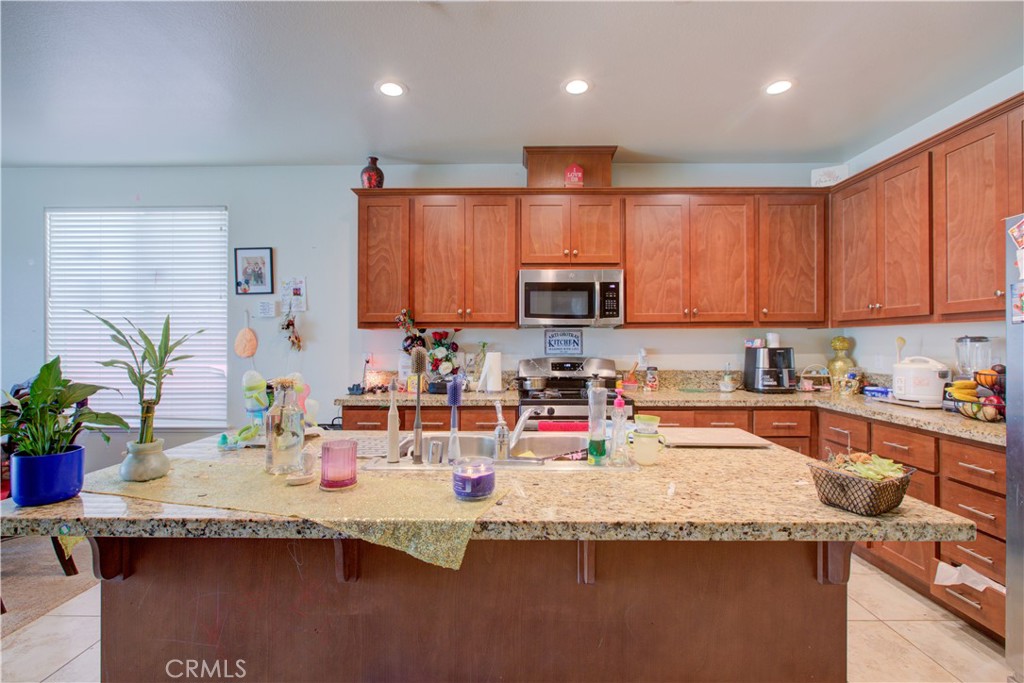 694 Marybelle Dr, Merced, CA 95348