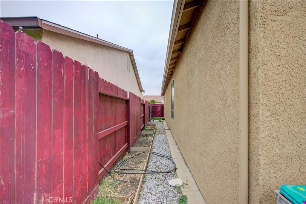 694 Marybelle Dr, Merced, CA 95348