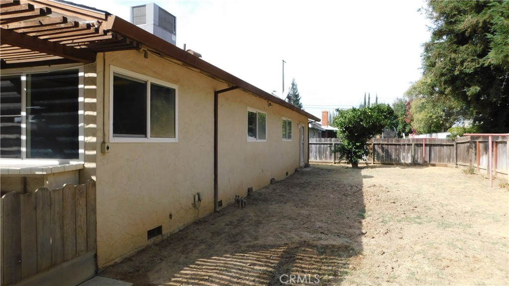 2257 E Olive, Merced, CA 95340