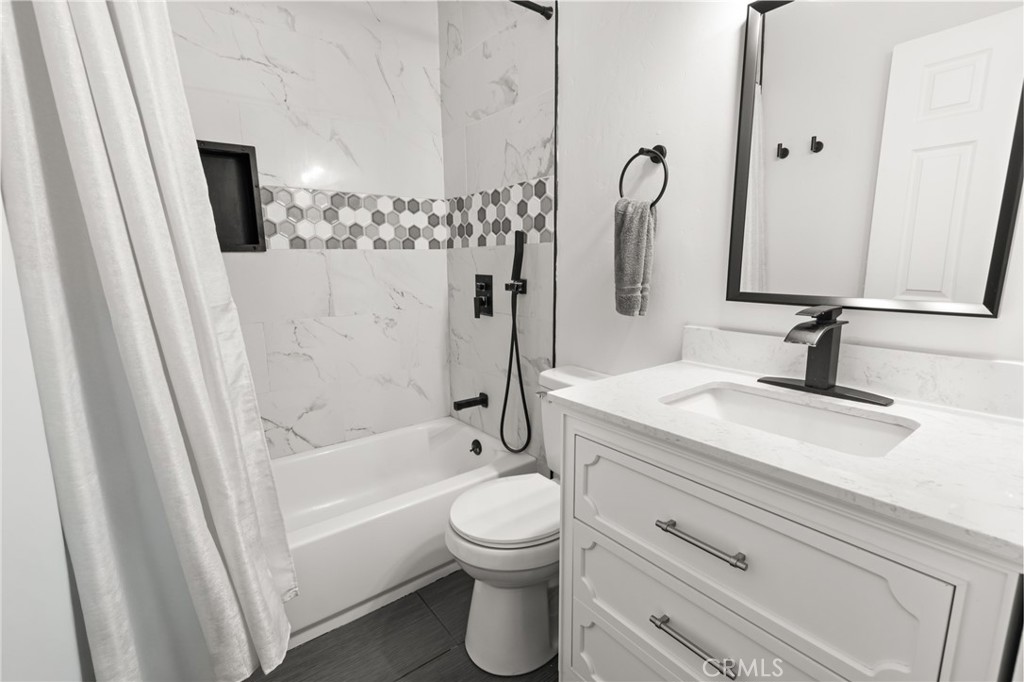 2618 Hoover Ct, Merced, CA 95340