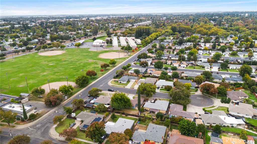 2618 Hoover Ct, Merced, CA 95340