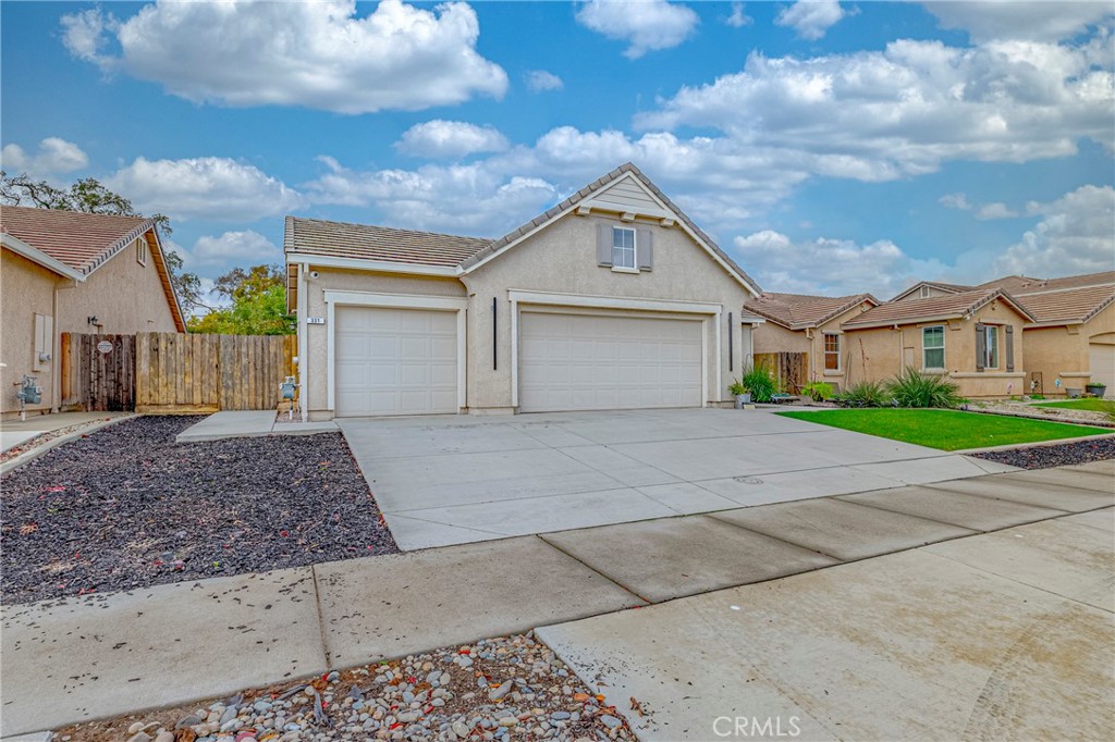331 Carly Anne Dr, Merced, CA 95341