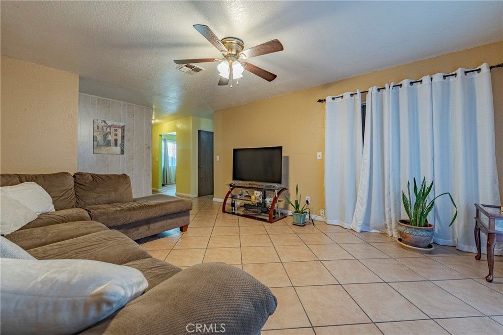 2394 Lance St, Merced, CA 95348