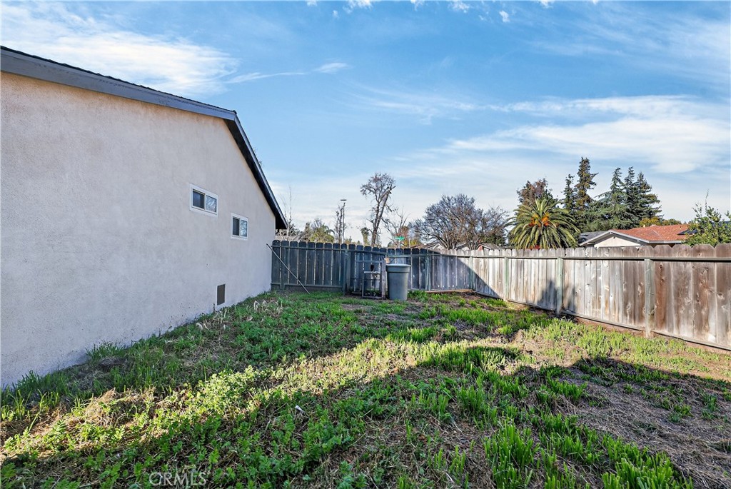 892 Amador Ct, Merced, CA 95340