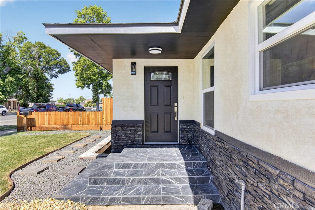 1127 W 19th, Merced, CA 95340