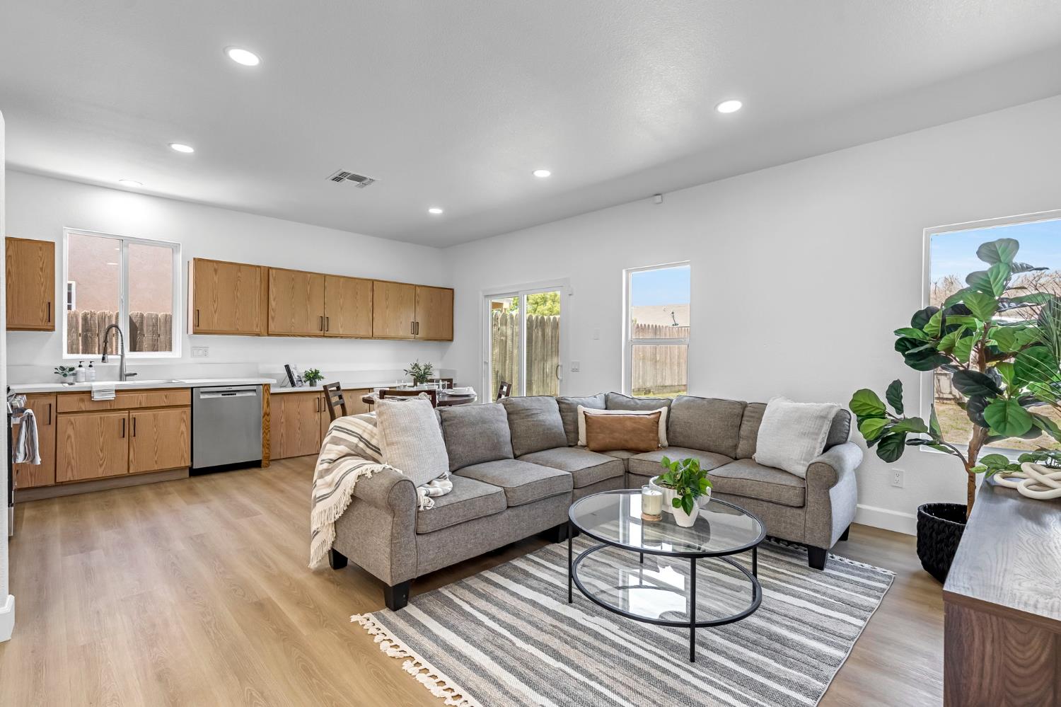 717 Nicklaus Ct, Atwater, CA 95301