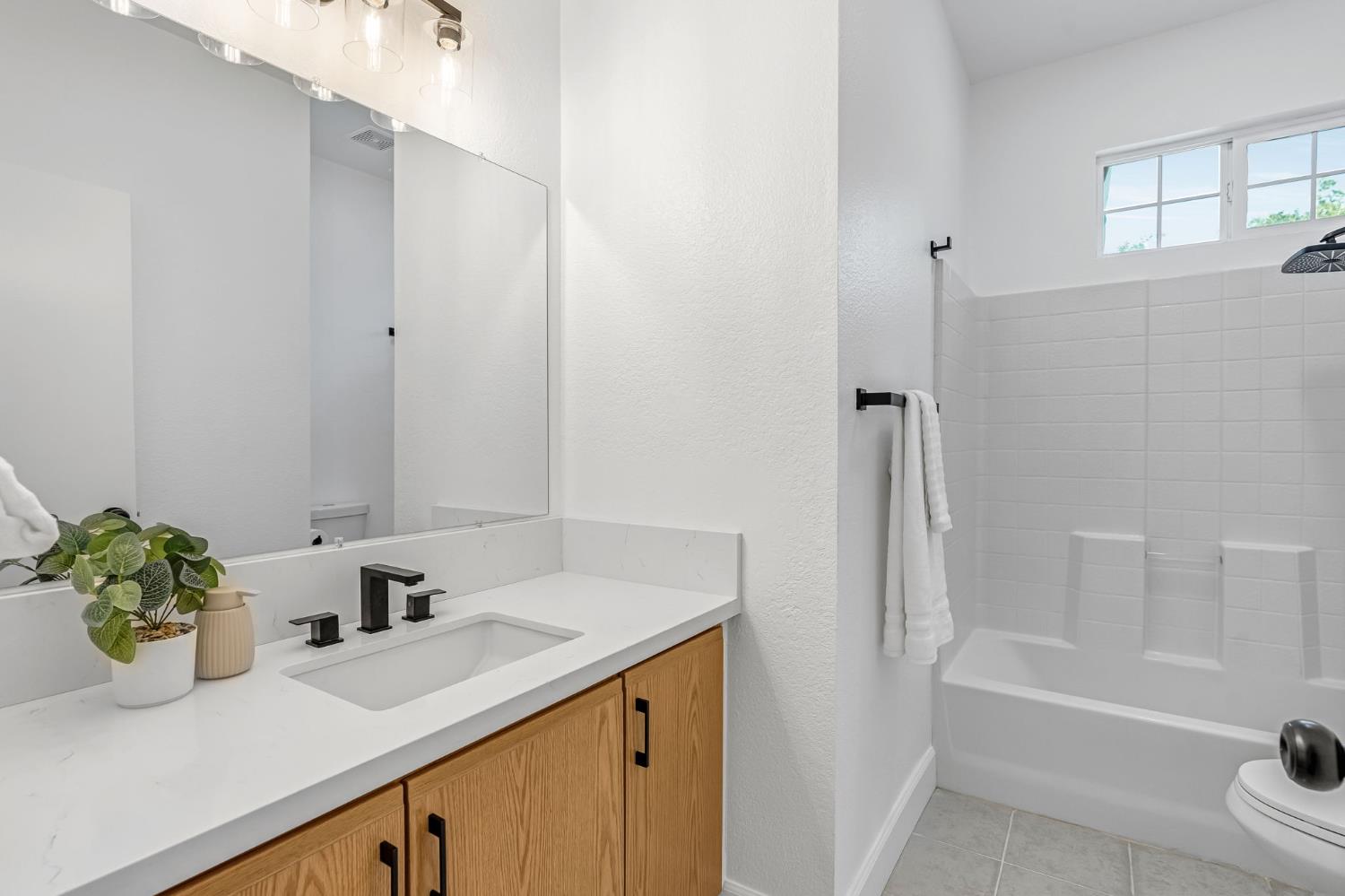 717 Nicklaus Ct, Atwater, CA 95301