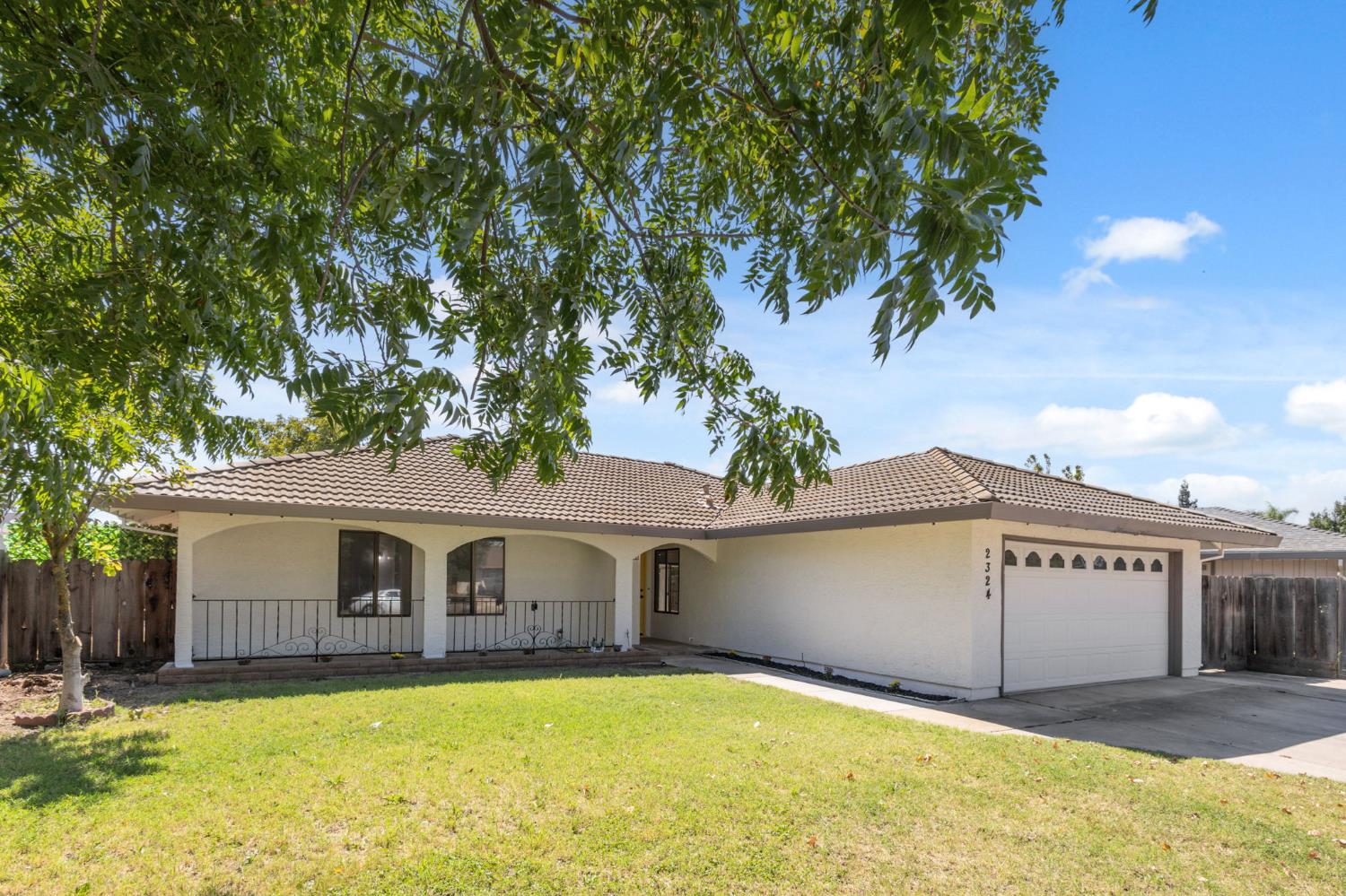 2324 Crestview Dr, Atwater, CA 95301