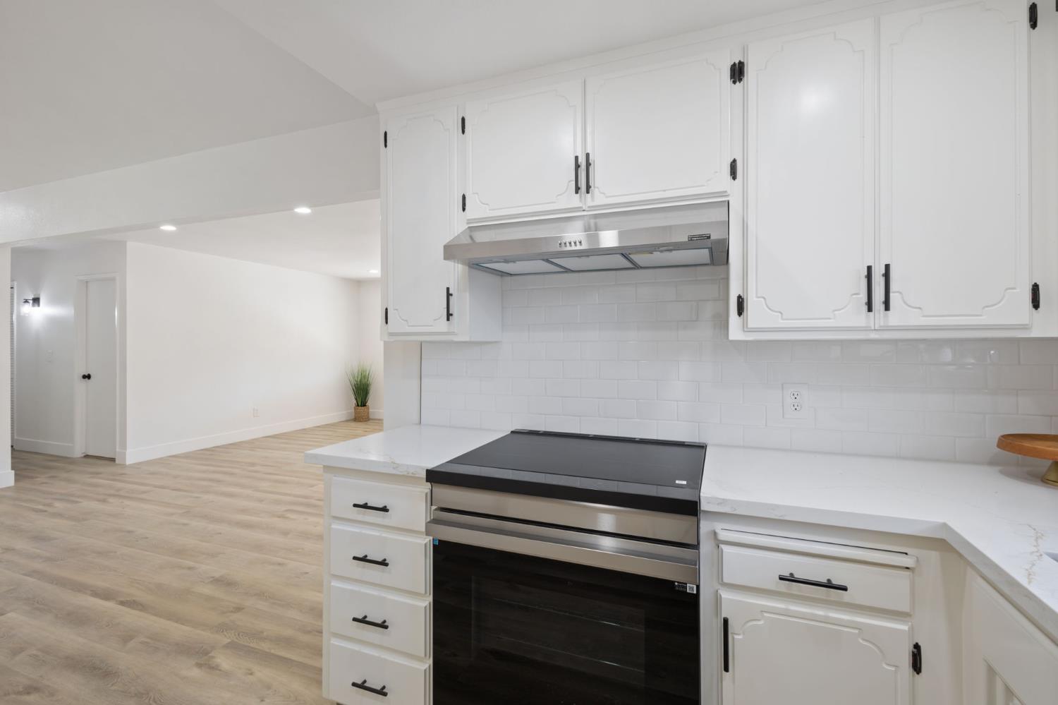 2324 Crestview Dr, Atwater, CA 95301