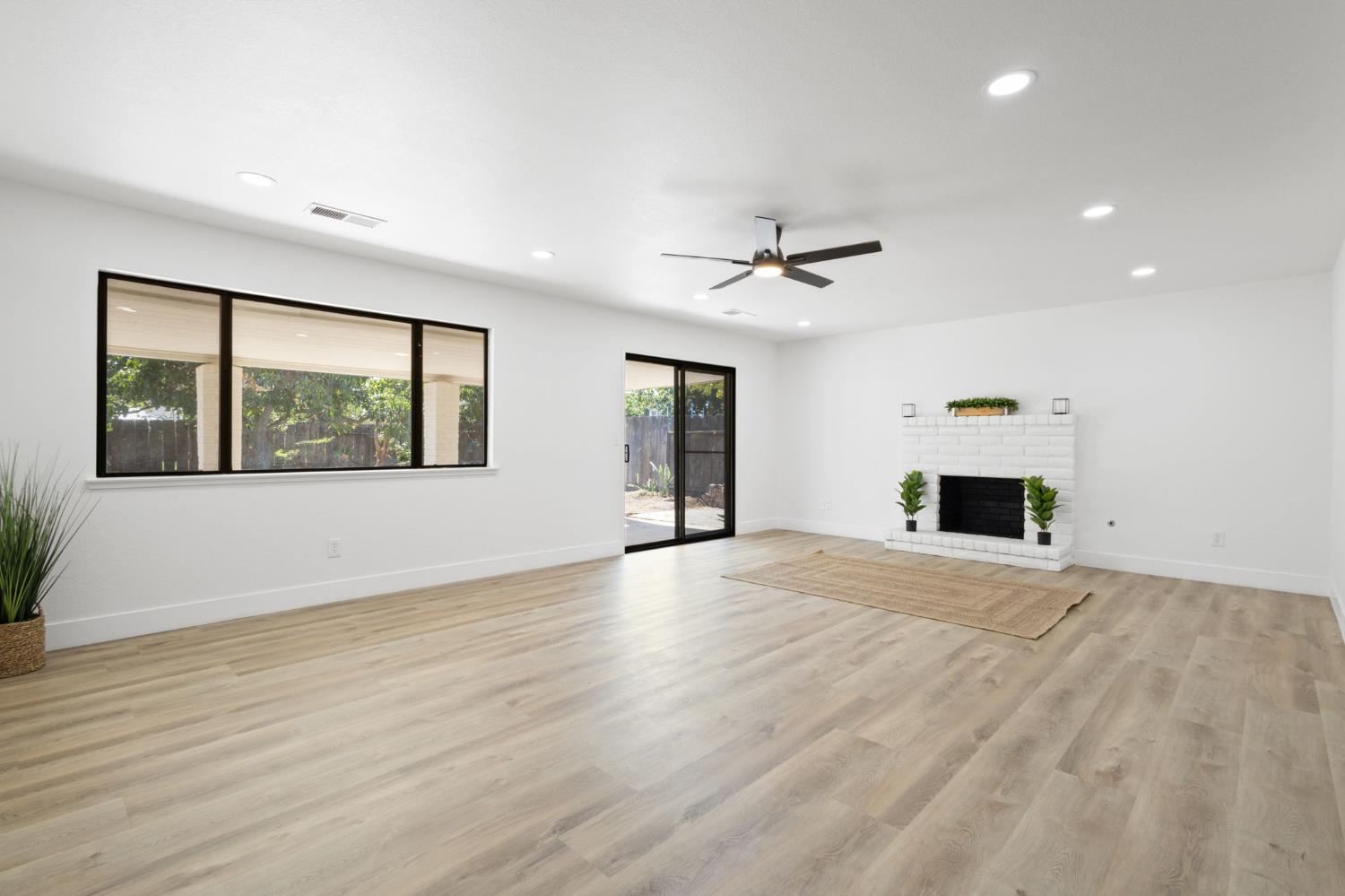 2324 Crestview Dr, Atwater, CA 95301