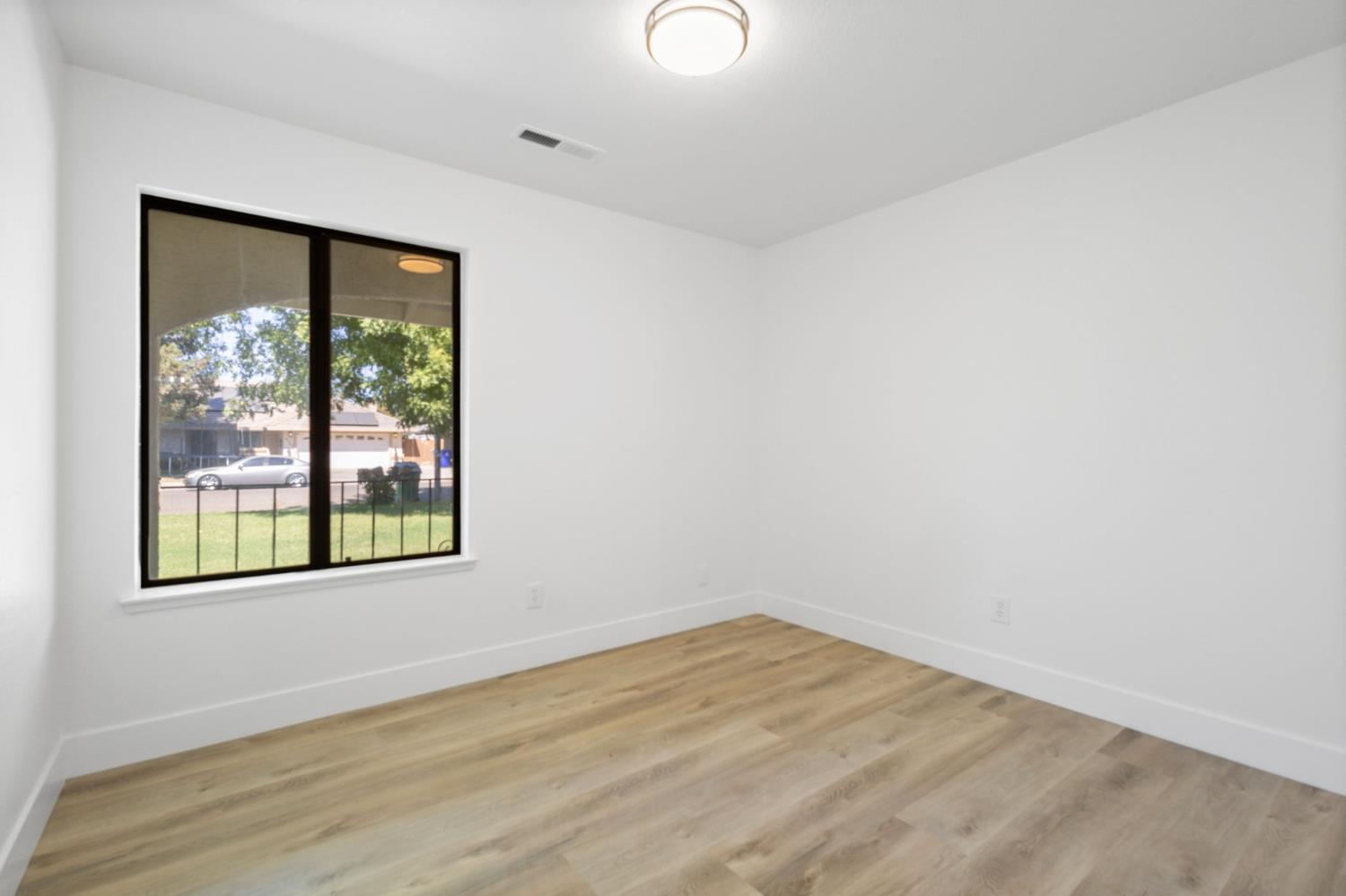 2324 Crestview Dr, Atwater, CA 95301