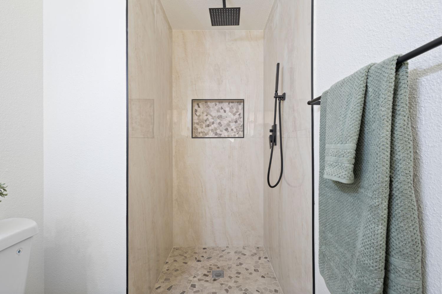 2324 Crestview Dr, Atwater, CA 95301