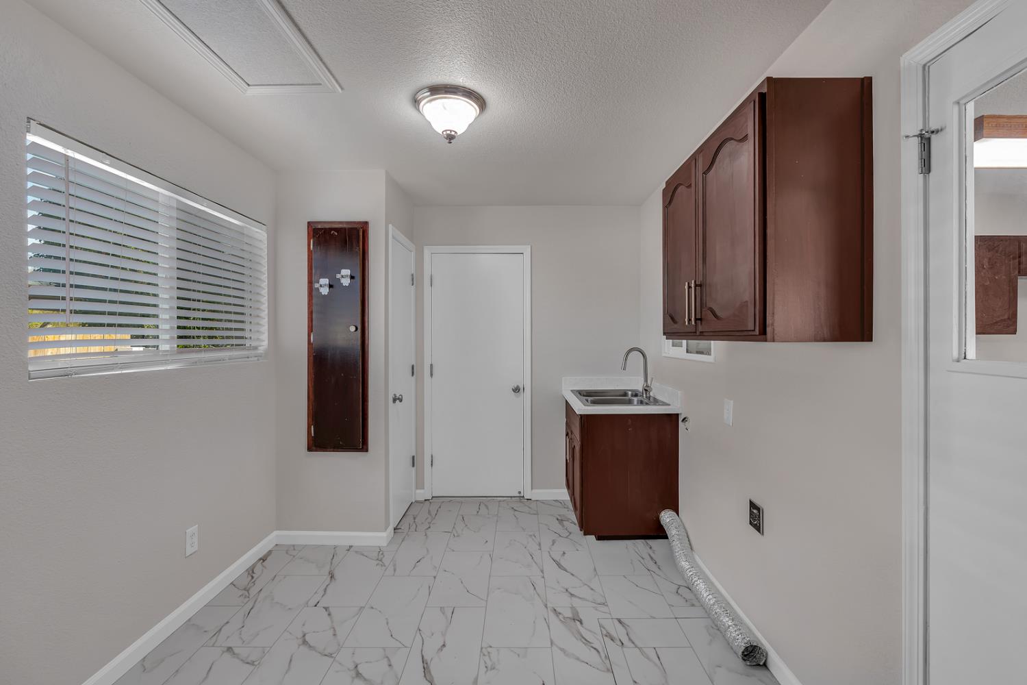 3061 El Capitan Ave, Merced, CA 95340