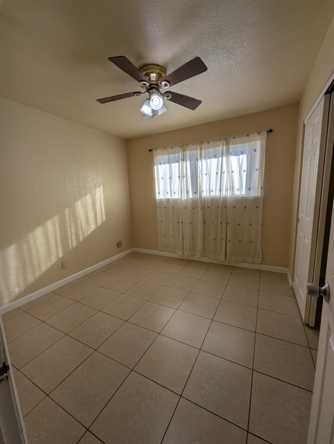 2228 N drake N, Merced, CA 95348