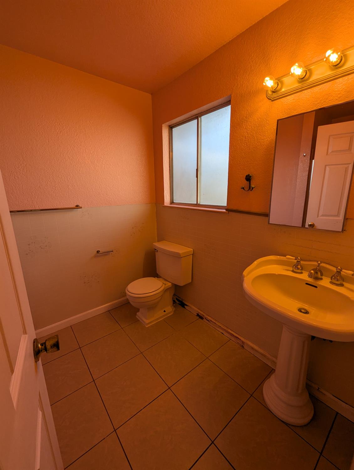 2228 N drake N, Merced, CA 95348
