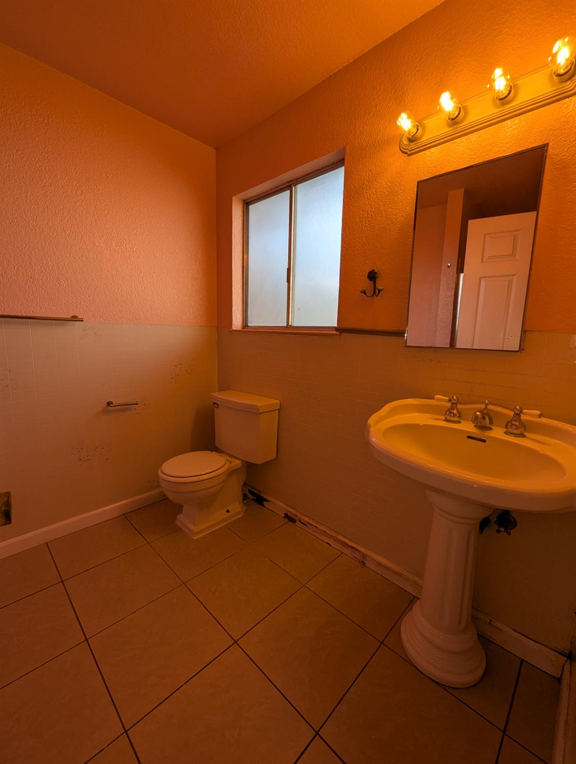 2228 N drake N, Merced, CA 95348