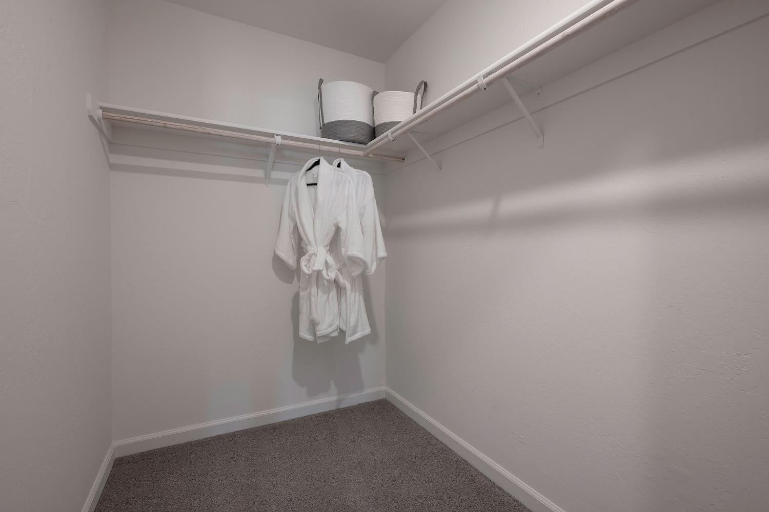 736 Stephanie Dr #46 B1, Merced, CA 95348