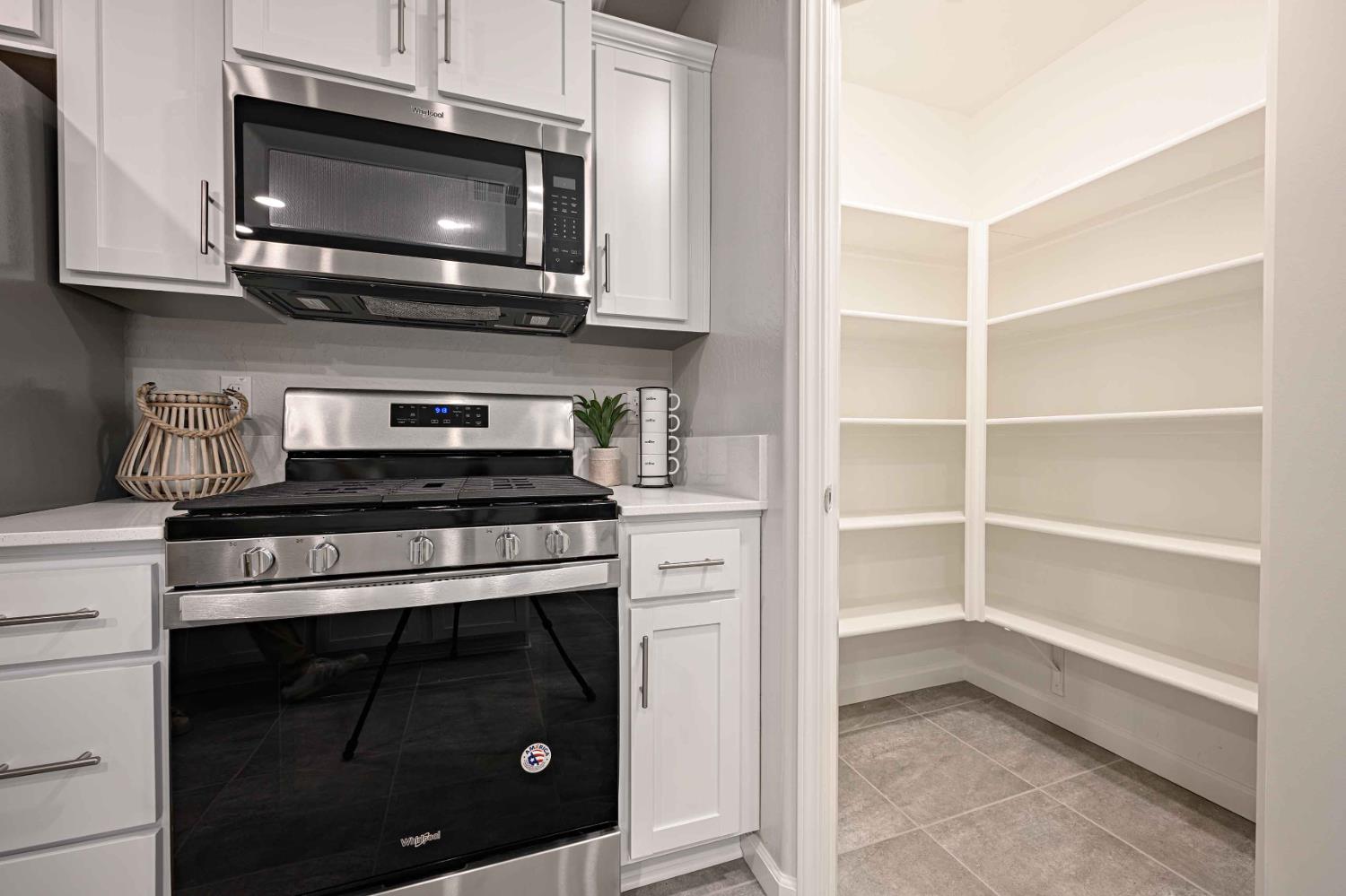 660 Marshall Ln #104B2, Merced, CA 95348