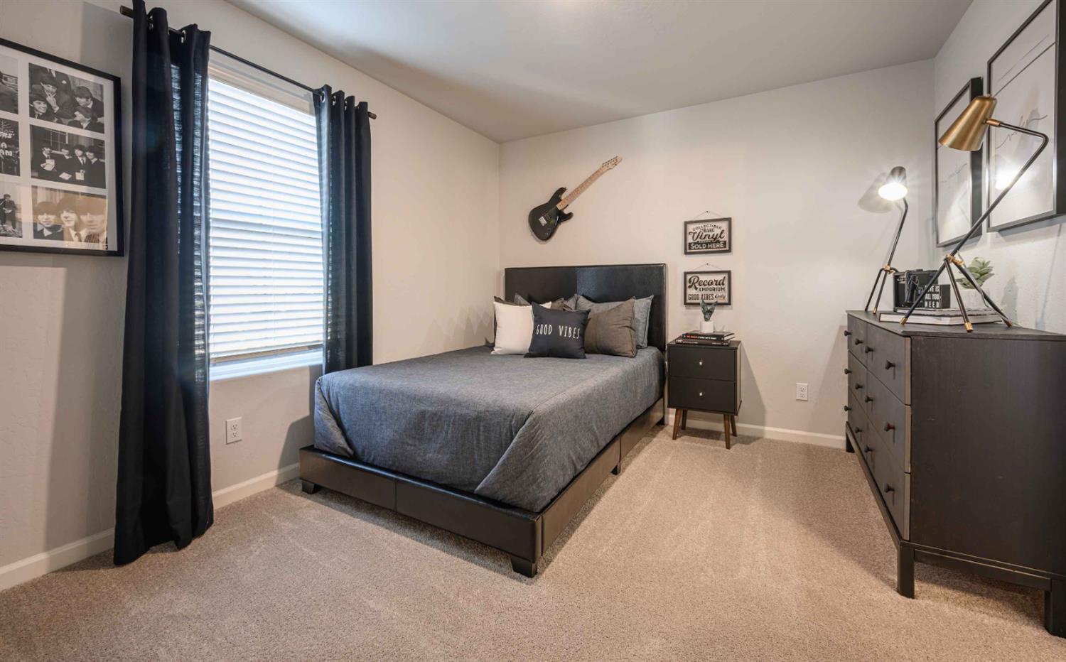 660 Marshall Ln #104B2, Merced, CA 95348