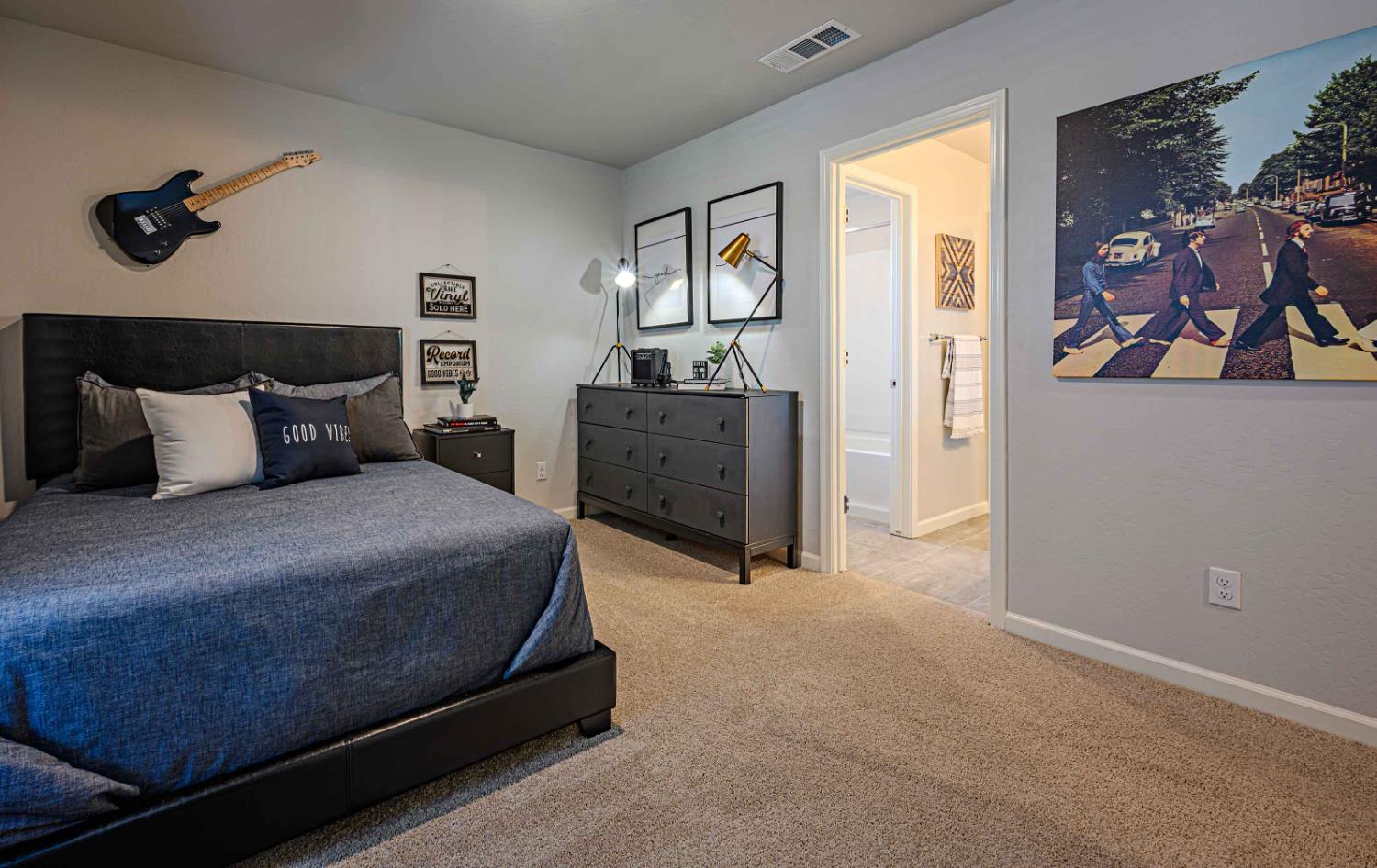 660 Marshall Ln #104B2, Merced, CA 95348