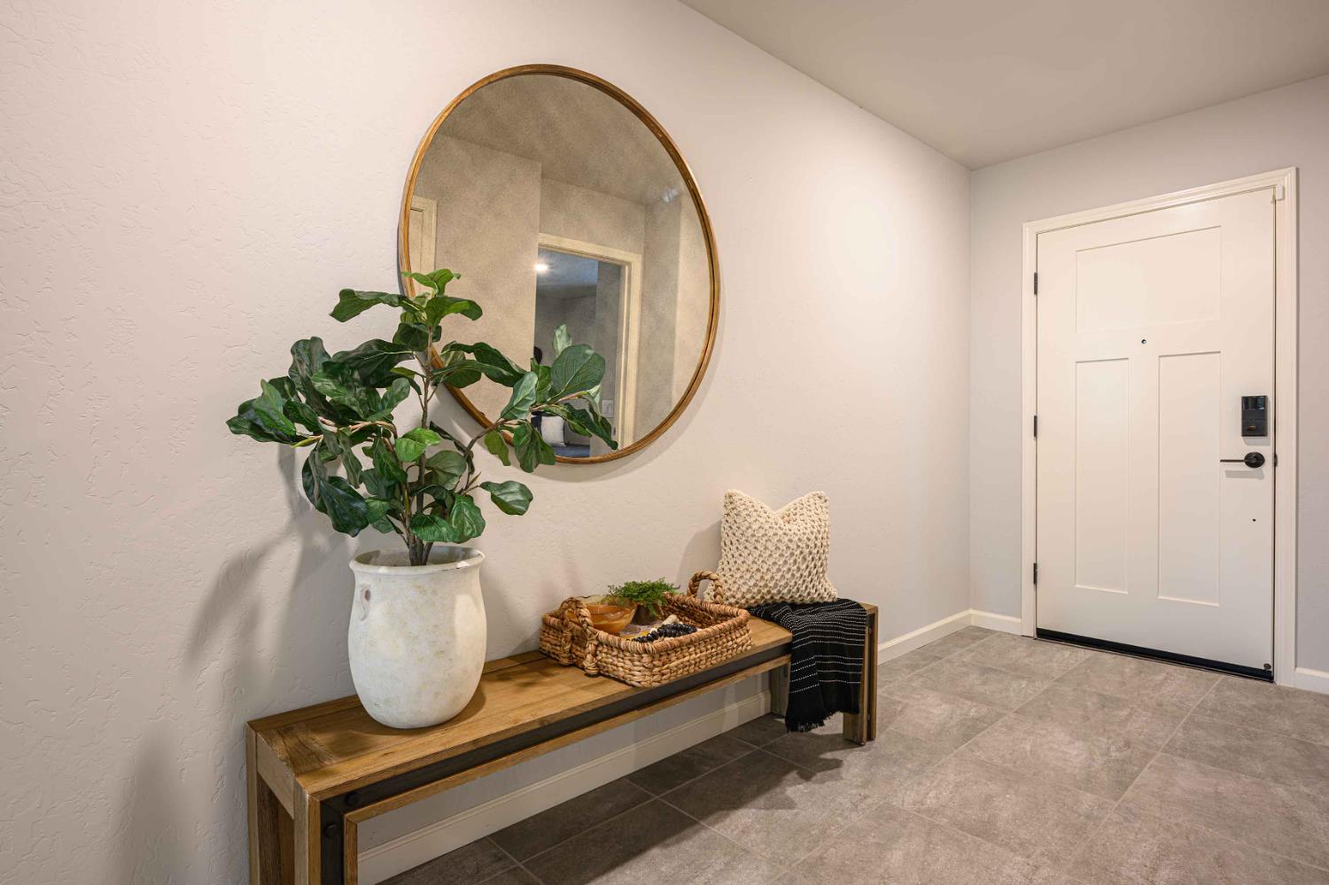 660 Marshall Ln #104B2, Merced, CA 95348