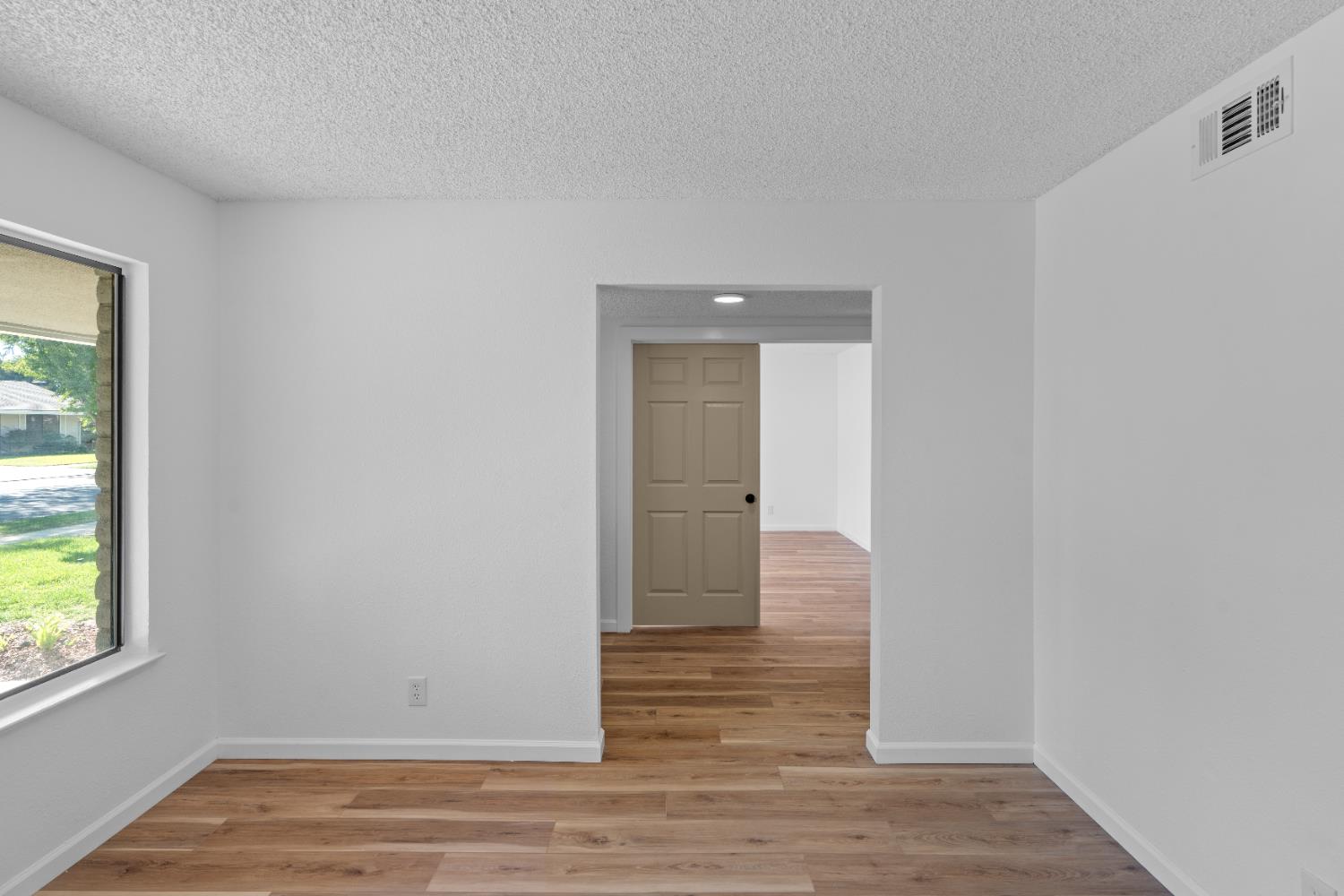 1061 Northwood Dr, Merced, CA 95348