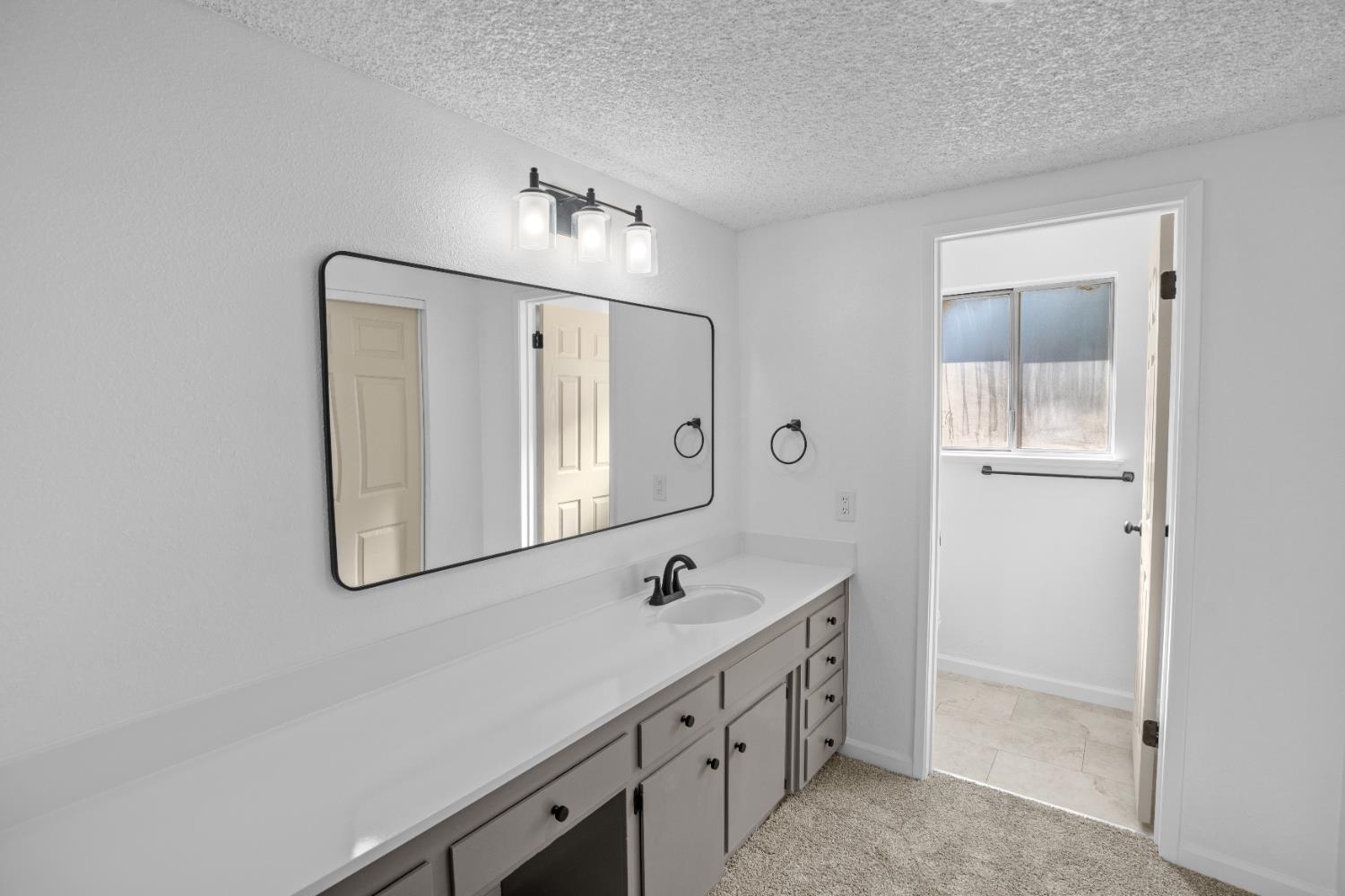 1061 Northwood Dr, Merced, CA 95348