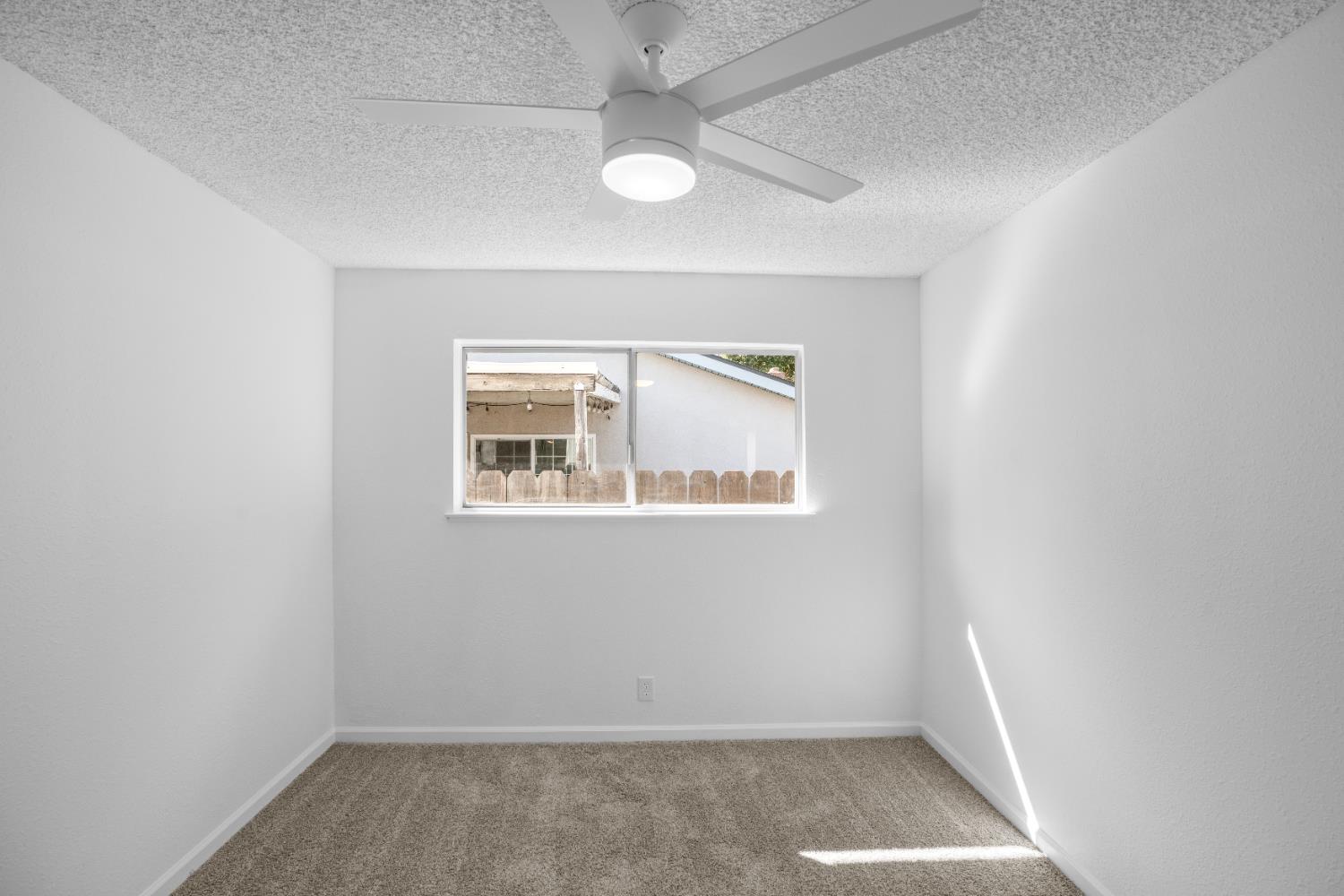 1061 Northwood Dr, Merced, CA 95348