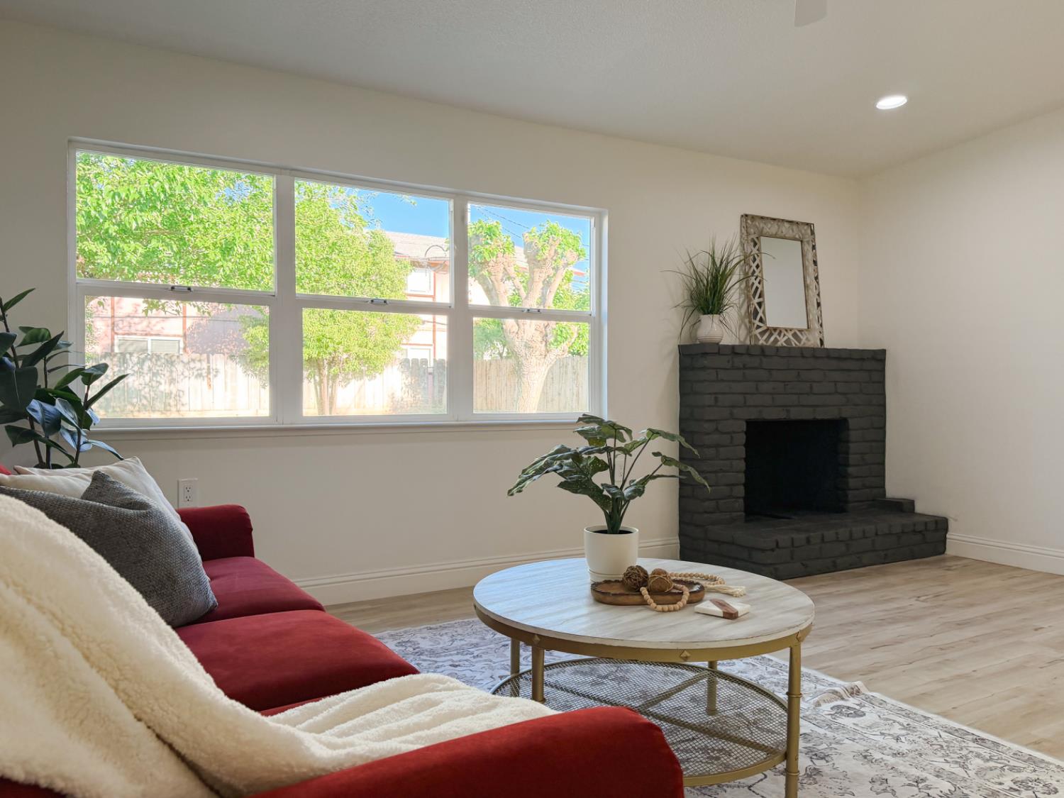 878 Carol Ave, Merced, CA 95341