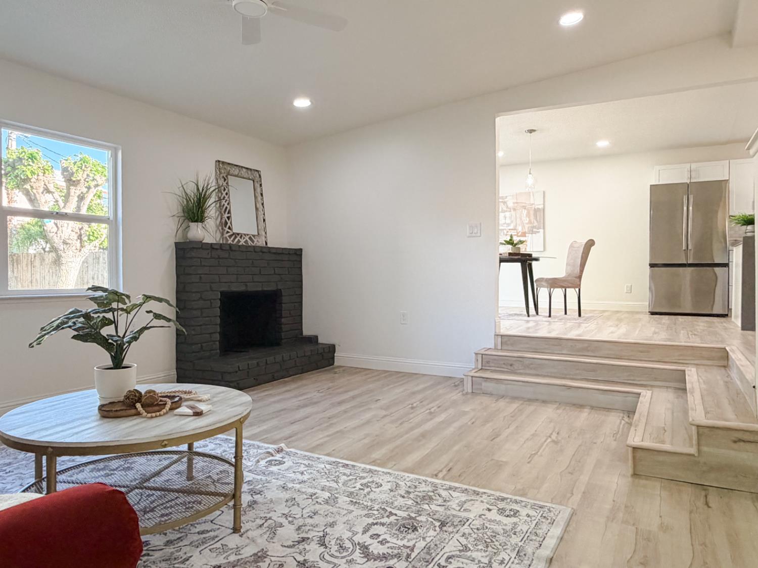 878 Carol Ave, Merced, CA 95341