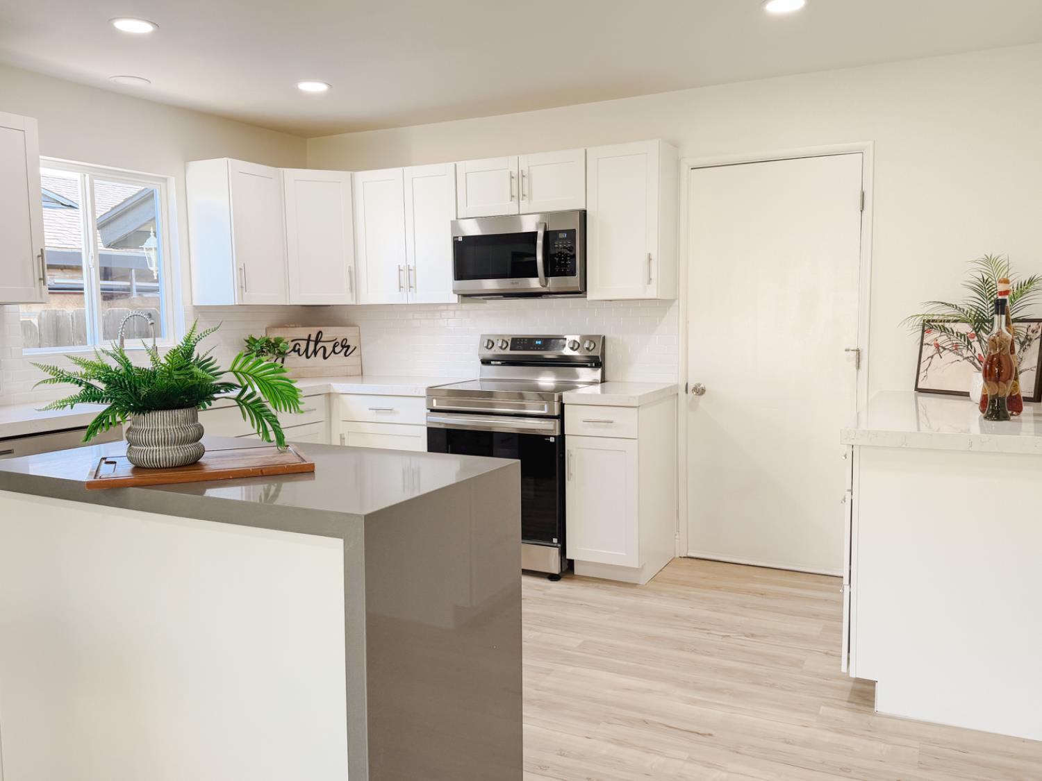 878 Carol Ave, Merced, CA 95341