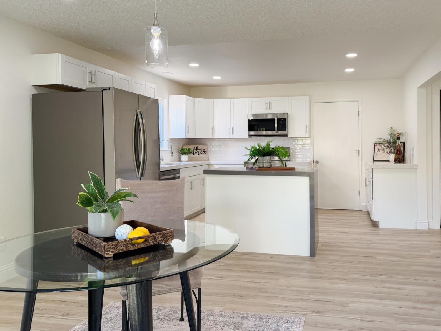 878 Carol Ave, Merced, CA 95341